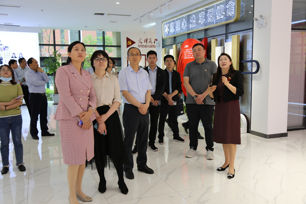 全市非公經(jīng)濟(jì)和社會(huì)組織黨建第二季度工作例會(huì)在新站召開(kāi)！